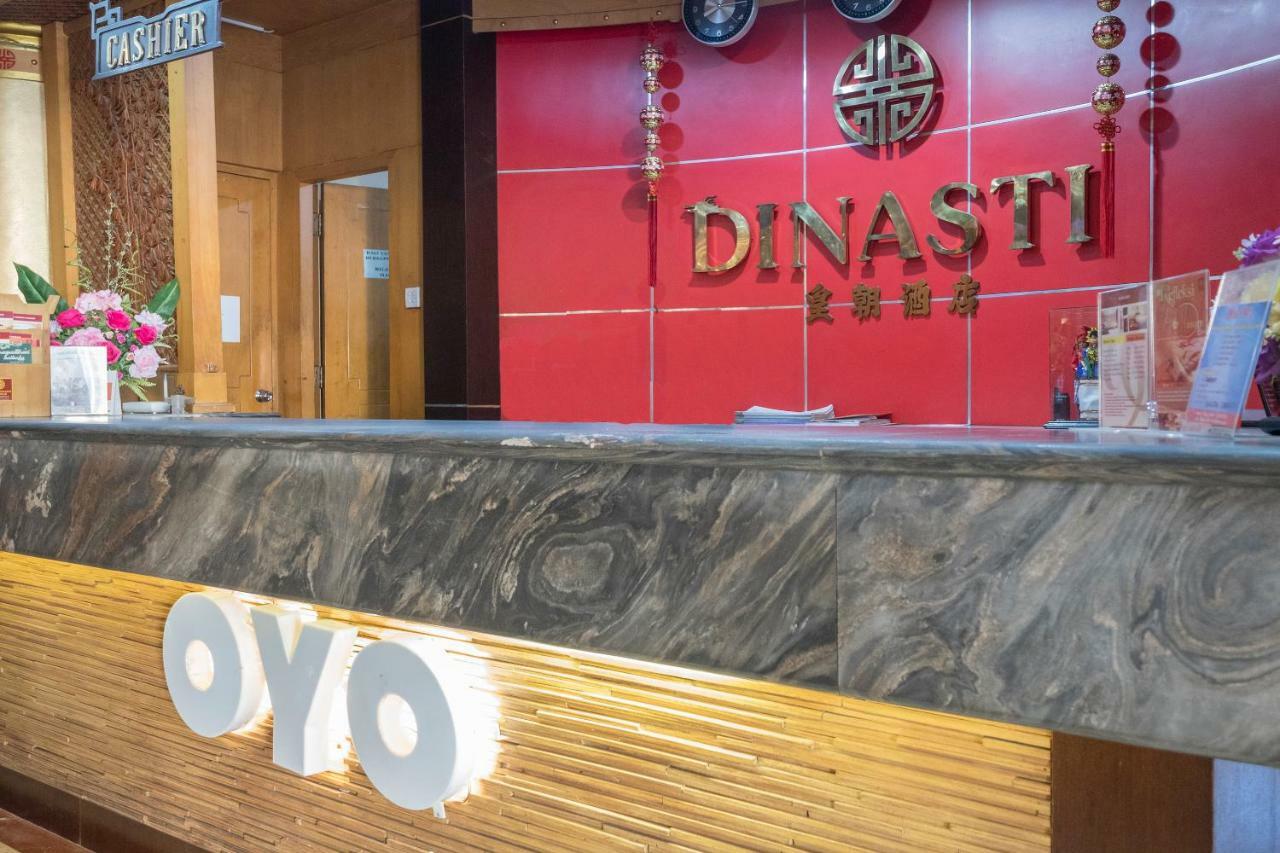 Oyo 821 Hotel Dinasti Macasar Exterior foto